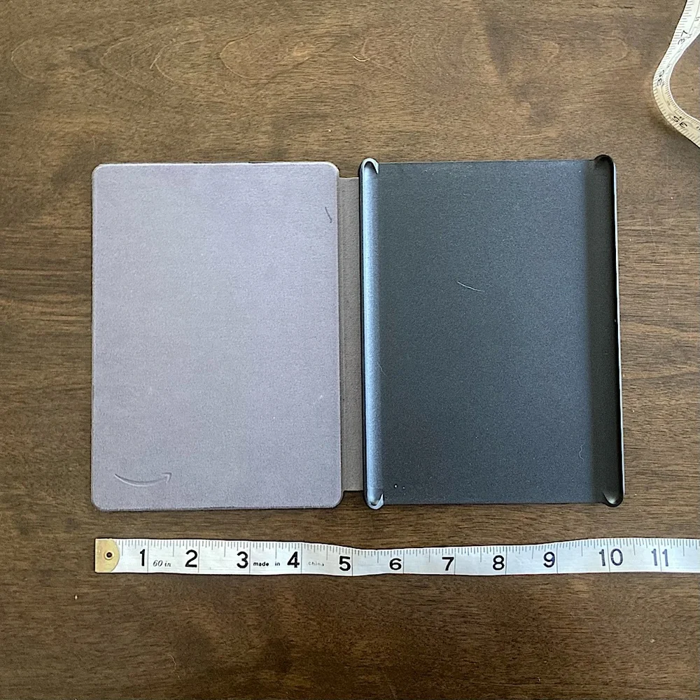 Grey Amazon Basics Kindle Case - Picture 6 of 6